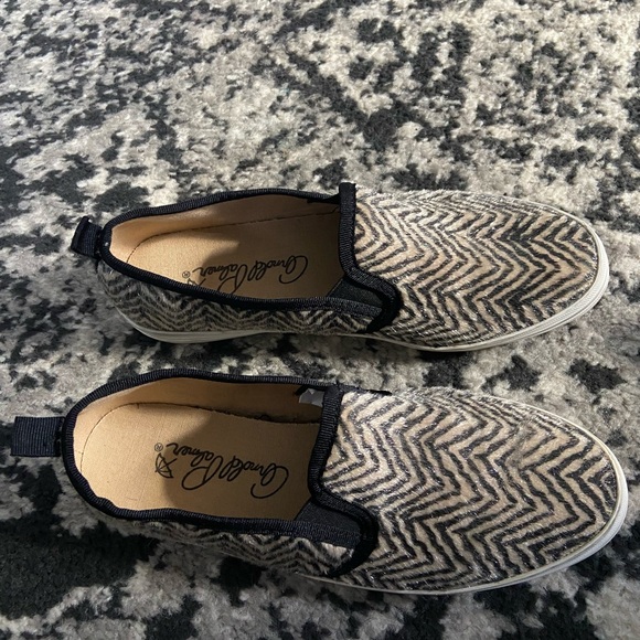 Arnold Palmer Zebra Animal Print Casual Loafer Sneaker - Picture 5 of 5